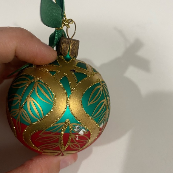 Waterford Holiday Heirlooms Peacock Grande 3-inch Ball Ornaments, Set of 2 - Picture 4 of 6